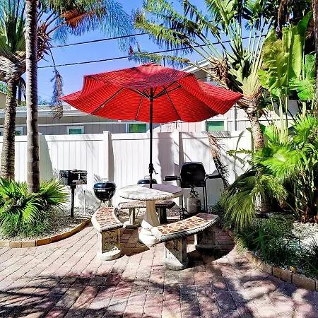 Palm Place 1 - Sabal Palm Beach Getaway 624